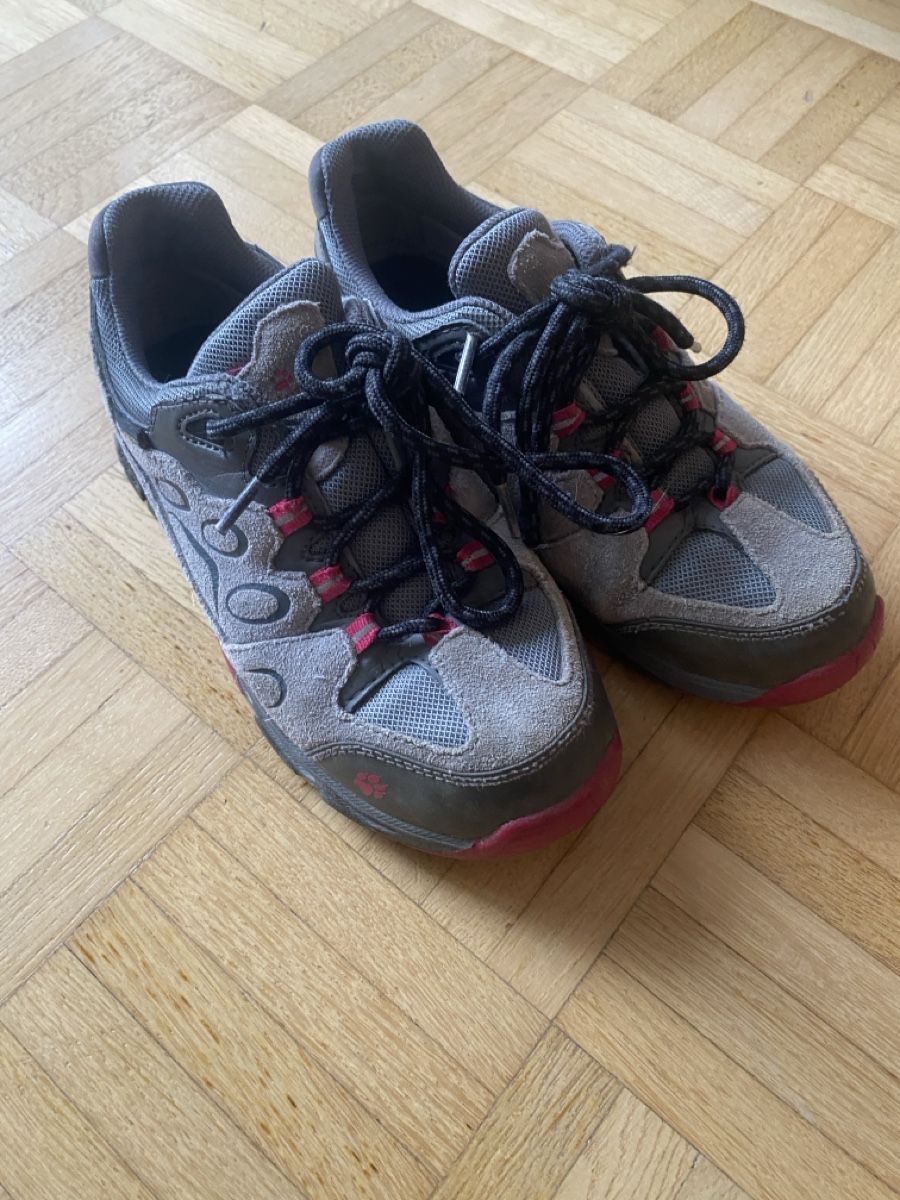 Jack Wolfskin Chaussures garçon: Trekkingschuhe Jack Wolfskin Gr 34 – D'occasion à Uitikon Waldegg par VK2013 1