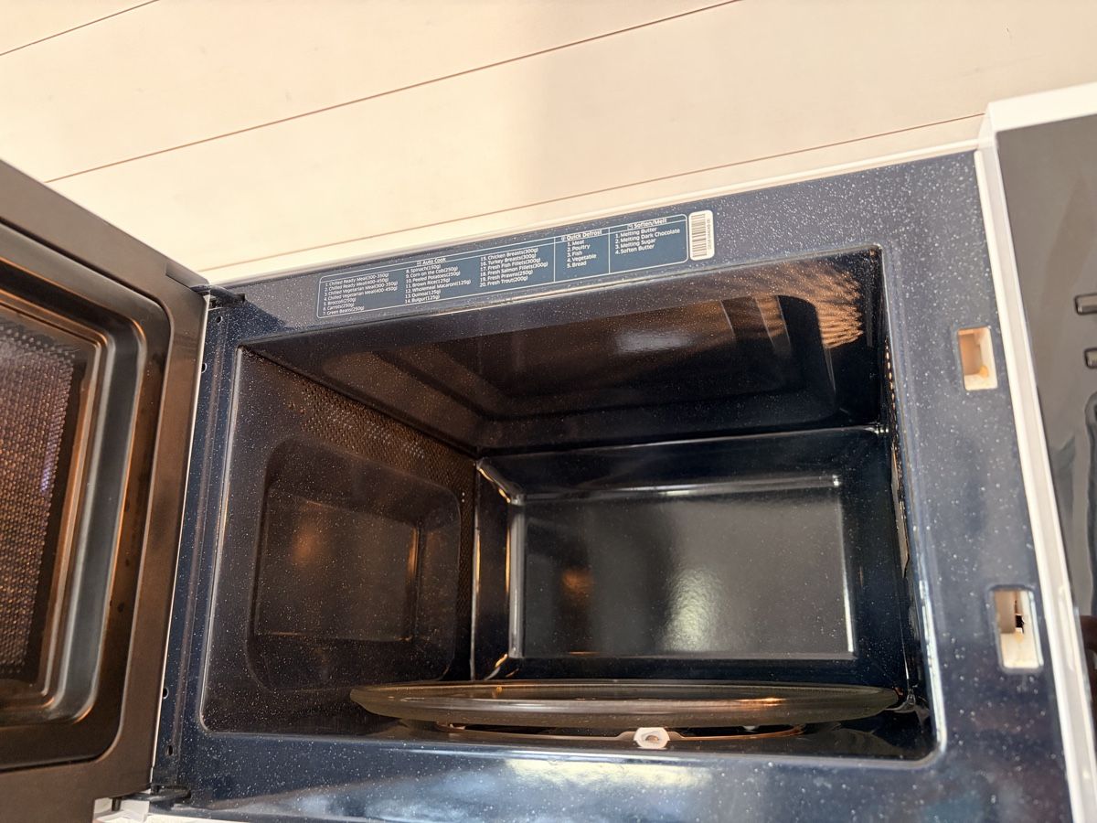 Appareils de cuisine: Mikrowelle Samsung mit Ceramic Inside – D'occasion à Jonschwil par sab_5gmn 1
