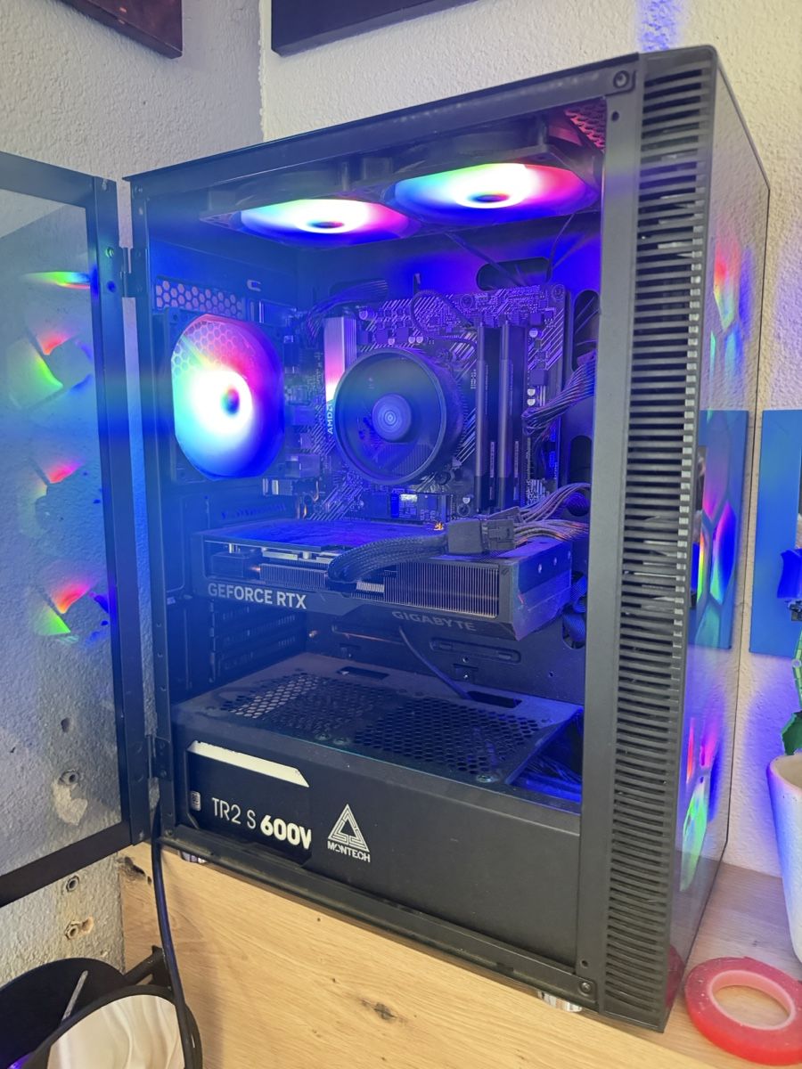 PCs: Gaming-PC mit RTX 4070 SUPER – D'occasion à Bottenwil par schaefere