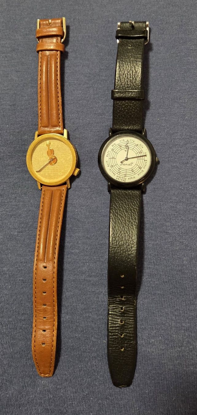 Orologi: Lot de 2 montres - thème musique – Usato da Neyruz FR venduto da RocketRide