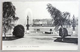 Genève - Le Jet d' eau vu des Promenades