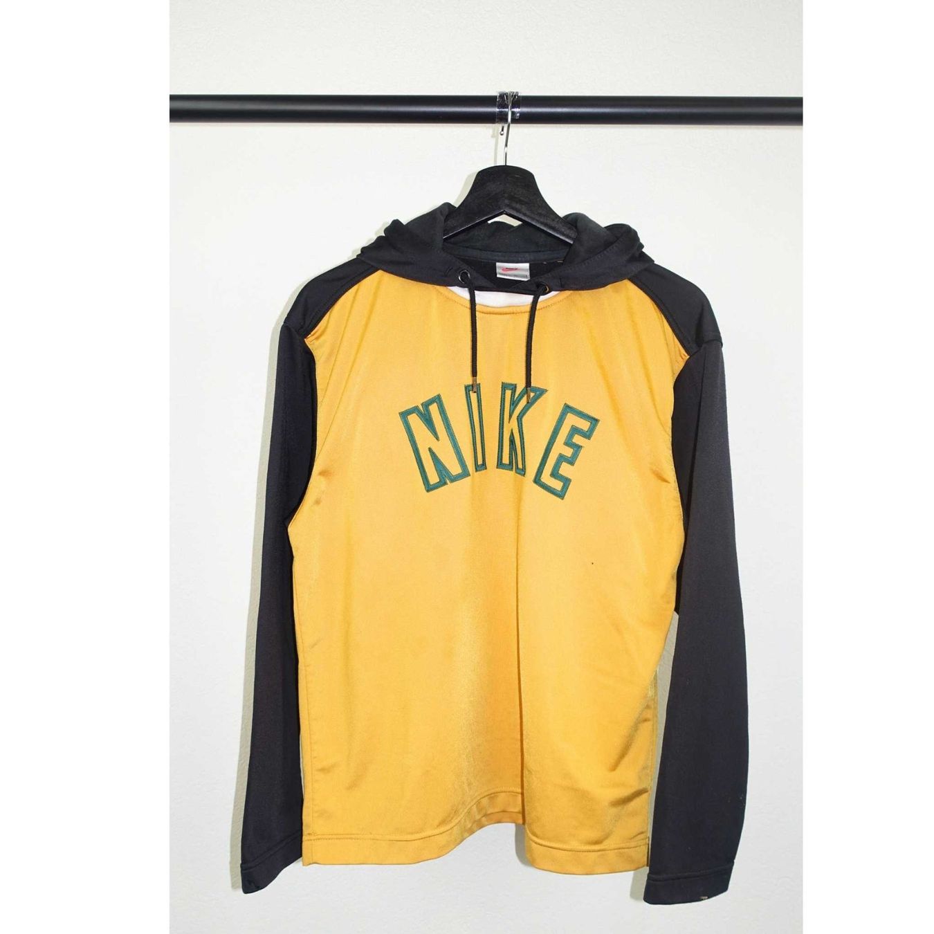 Nike Maglioni & Felpe: Nike Pullover Vintage Grösse XL – Usato da Bülach venduto da secondo. 1
