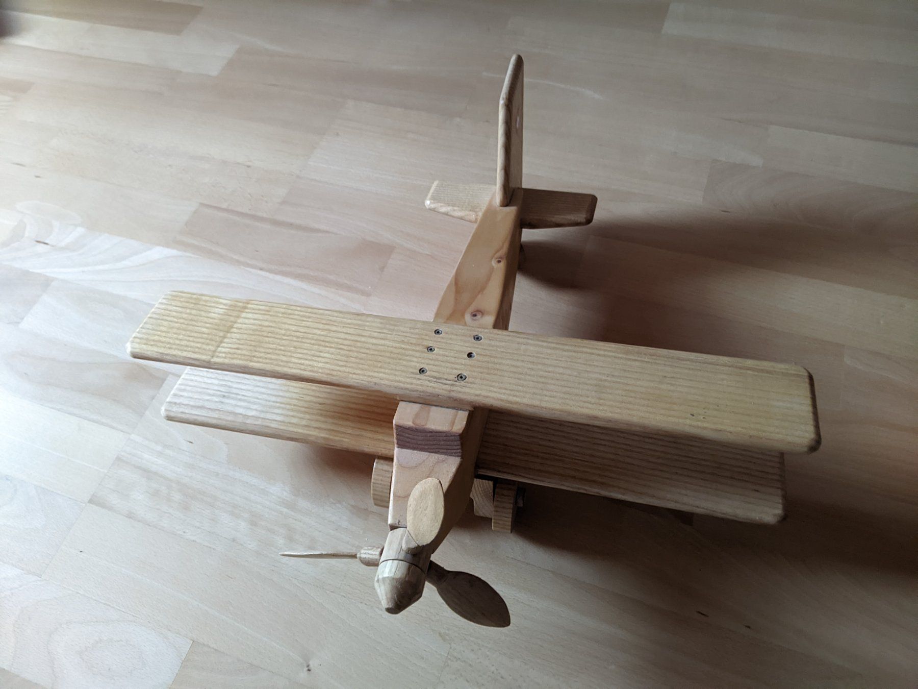 Spielzeuge: Holzflugzeug Doppeldecker – Gebraucht aus Edlibach von ani_58lj