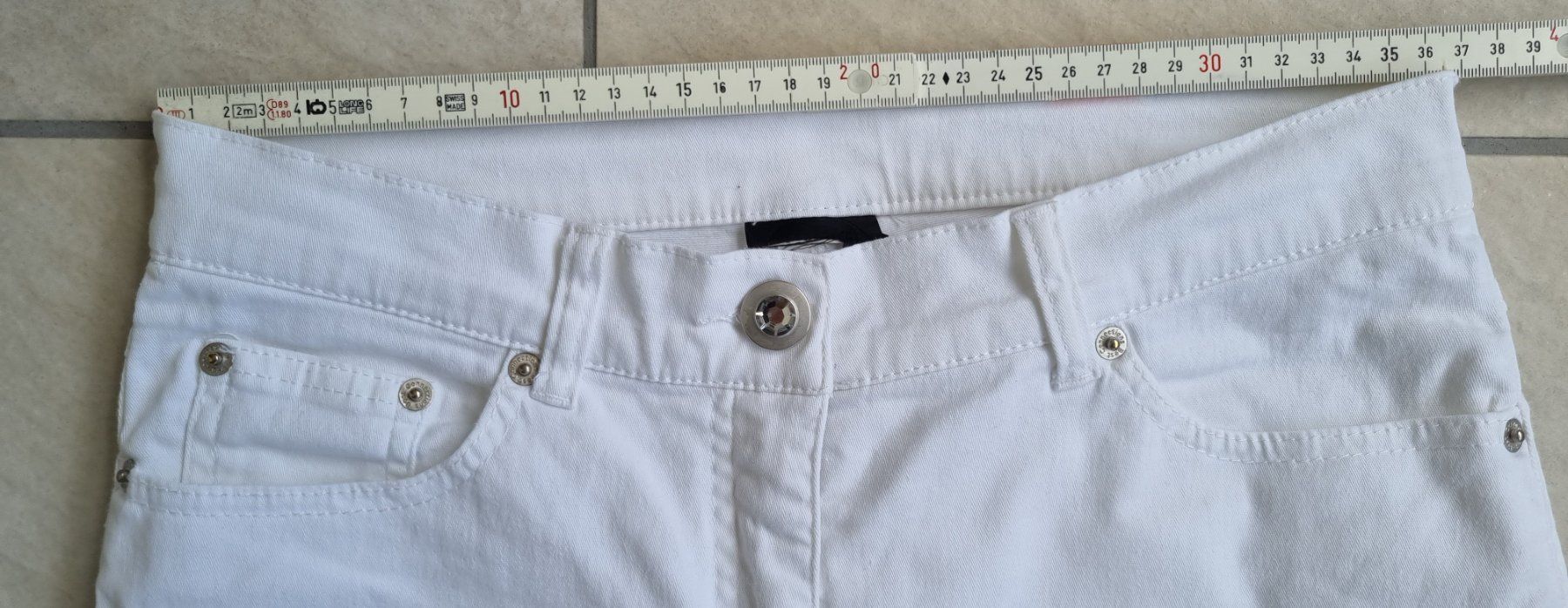 Jeans: Jeans Damen weiss Grösse 36/38 – Usato da Schüpfheim venduto da Rezwel 2
