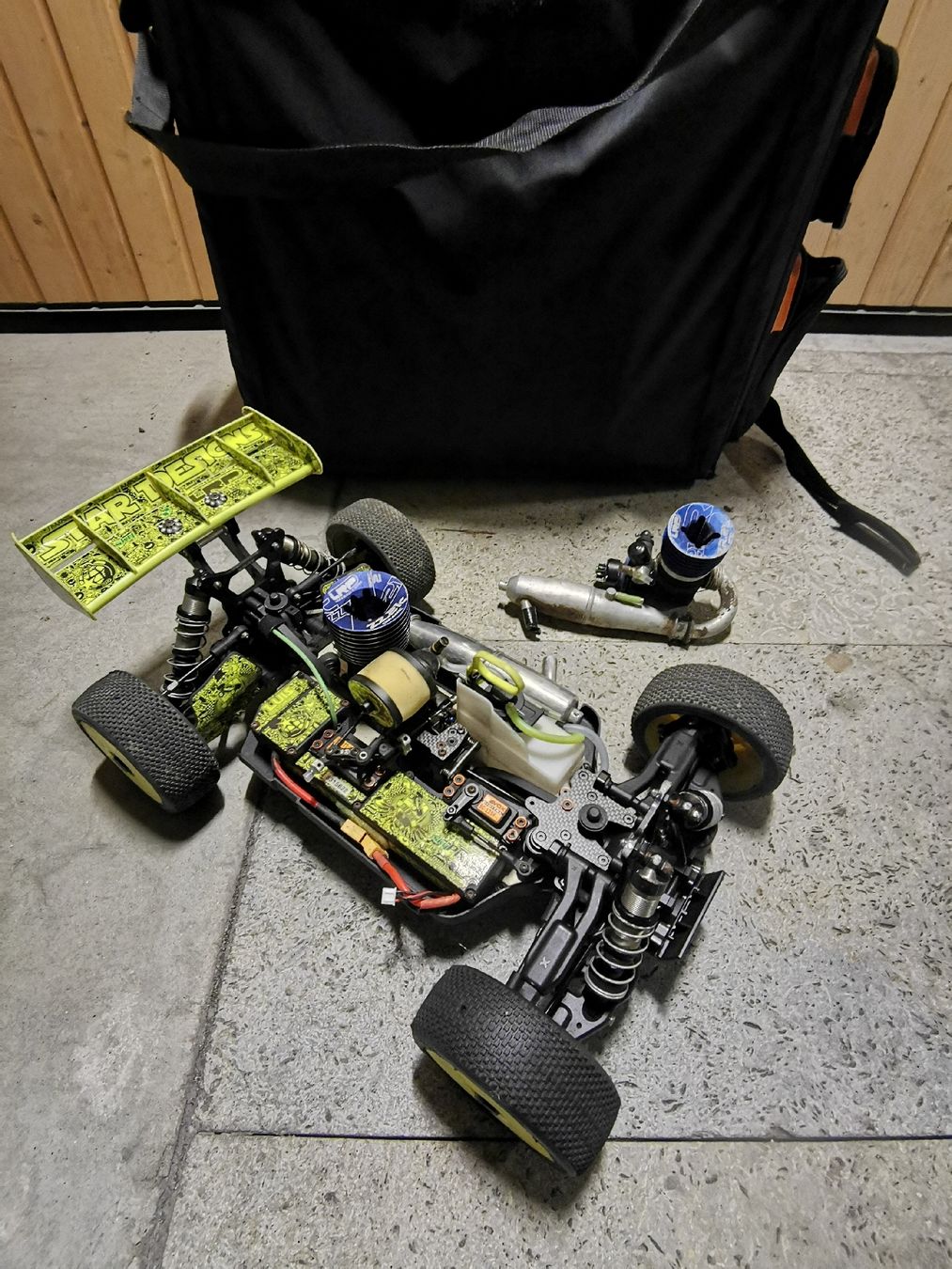 XRay Modellismo RC: X-ray XB8 full racing-set – Usato da La Tour-de-Peilz venduto da Specter228 1