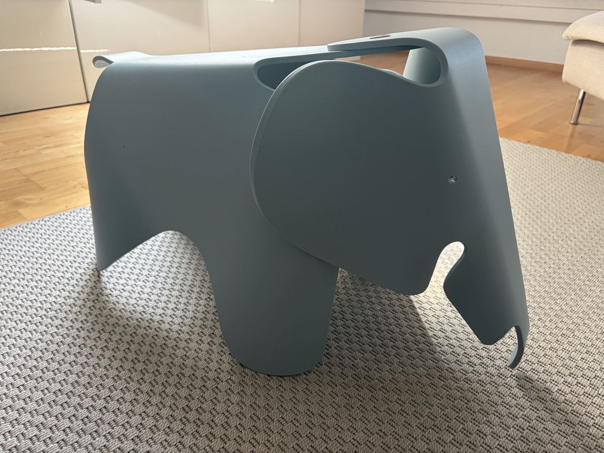 Vitra Tabourets: Vitra Elefant Hocker hellblau – D'occasion à Uitikon Waldegg par RN77 2