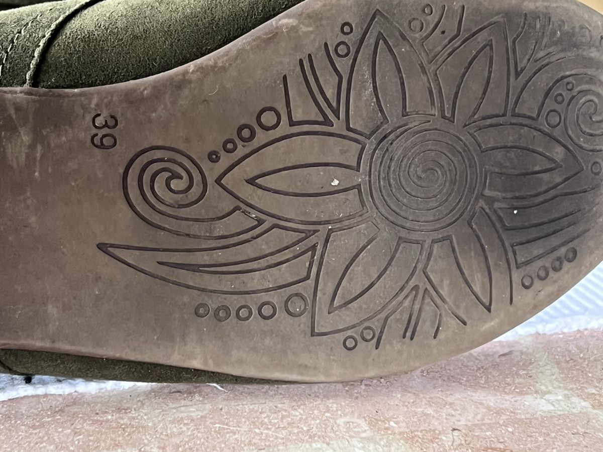 Damenschuhe: Grüner Wildleder Halbschuh 39 – Gebraucht aus Richterswil von Luke6 2