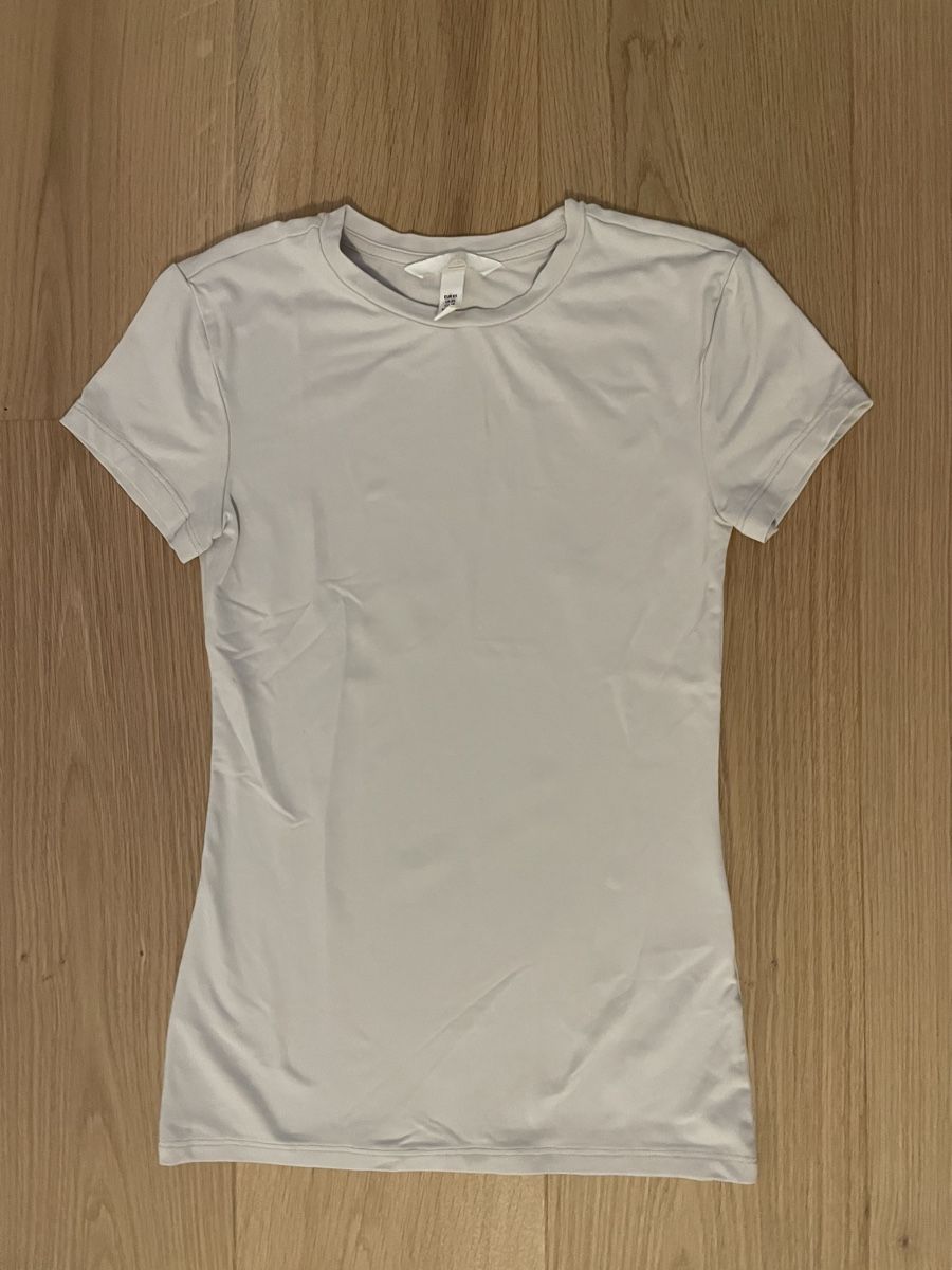 H&M Tops: Weisses Basic T-shirt/Top von H&M, Grösse XS – Neu (gemäss Beschreibung) aus Untersiggenthal von bla_55sl