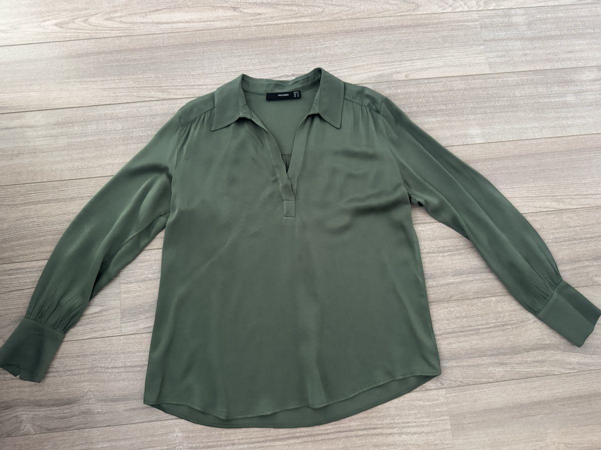Hallhuber Camicette: HALLHUBER Bluse olive Gr. 40 – Usato da Bonstetten venduto da VCLS