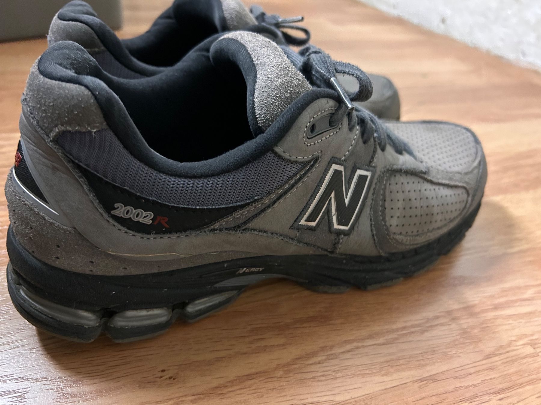 New Balance Scarpe da uomo: New Balance M2002REH Gr.44,5 – Usato da Birsfelden venduto da Pearl10 4
