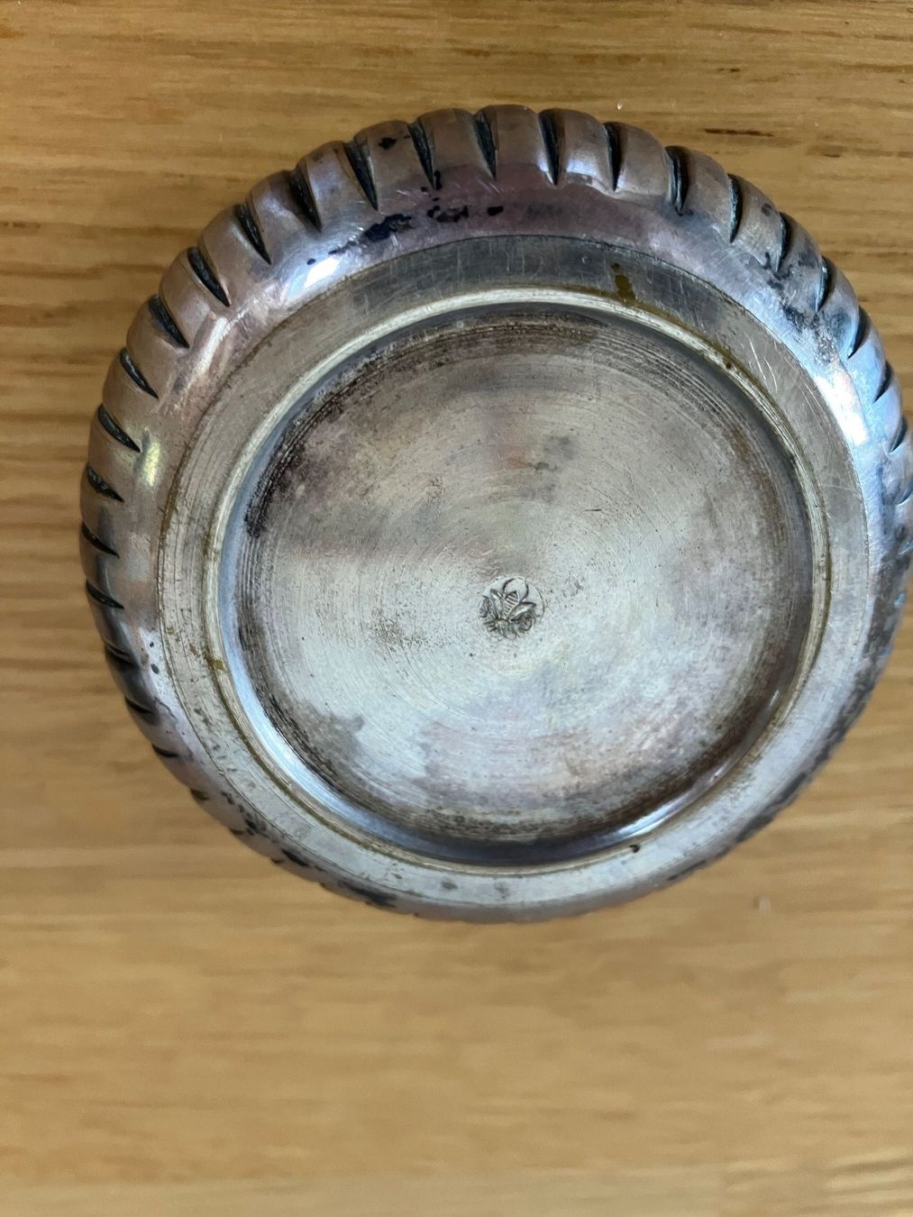 Alle Dekorationen: Antike Schmuck- oder Pillendose mit Glasdeckel, Vintage – Gebraucht aus Bern von schoenisache 1