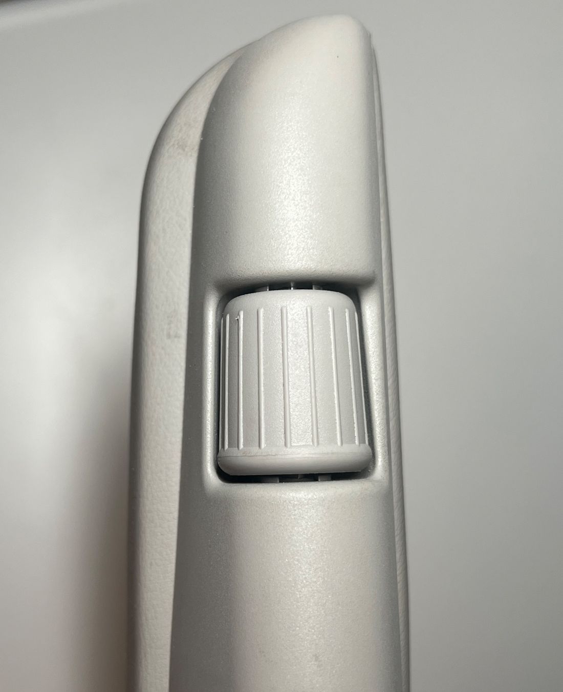 VW Alle Autoersatzteile: VW T5/T6 Armlehne – Defekt aus Truttikon von lev_pm11 4