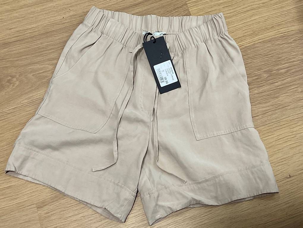 Pantaloni: Pantaloncino donna tg. S  – Usato da Locarno venduto da igu_7ppg