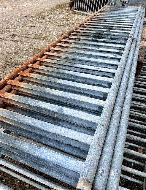 Altro: Occasion Gitter – Usato da Riedtwil venduto da wiederverwendung 1