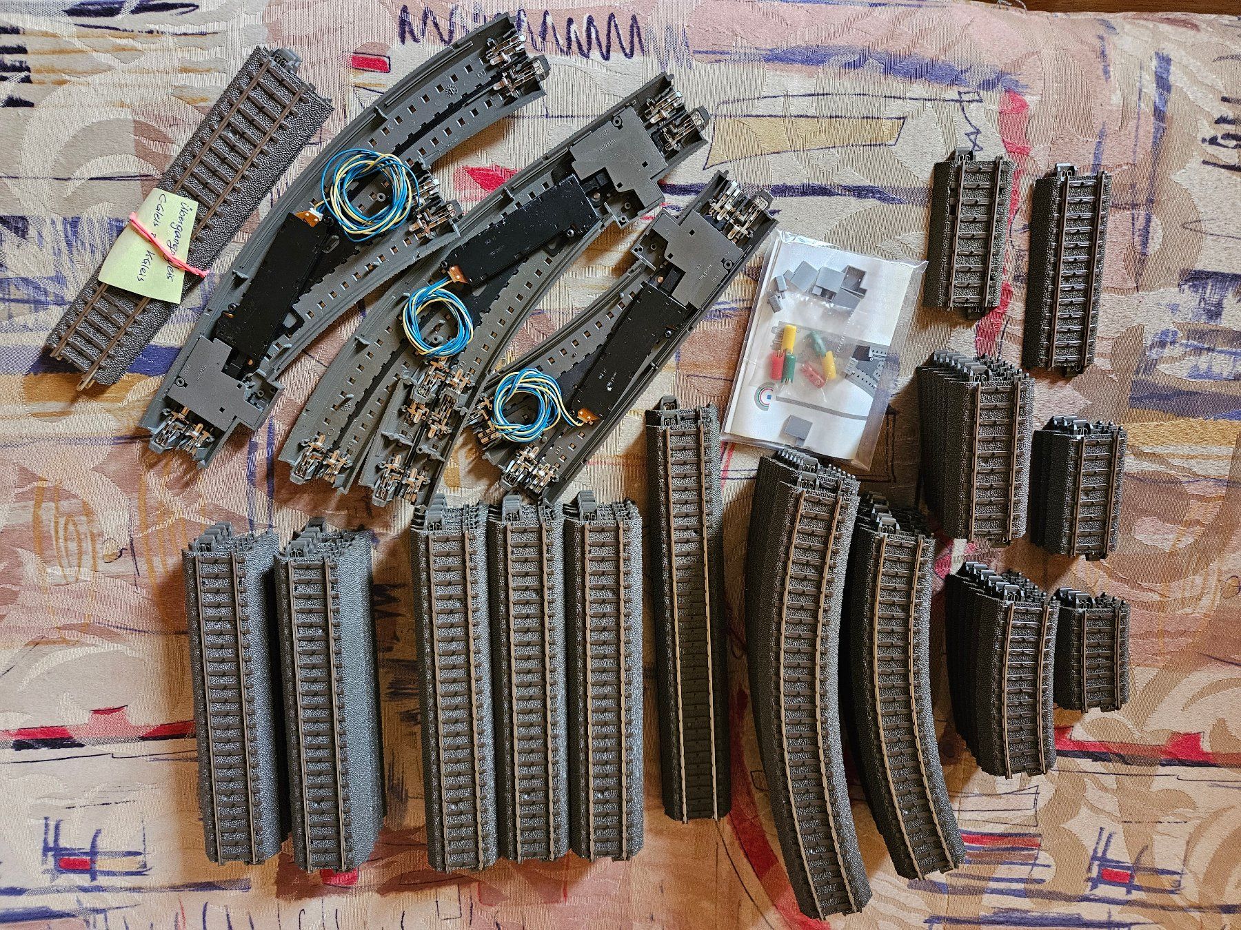 Märklin Modellini di ferrovie: Märklin C Gleis + Bogenweichen mit Antrieb – Usato da Aarau venduto da karlhubsi