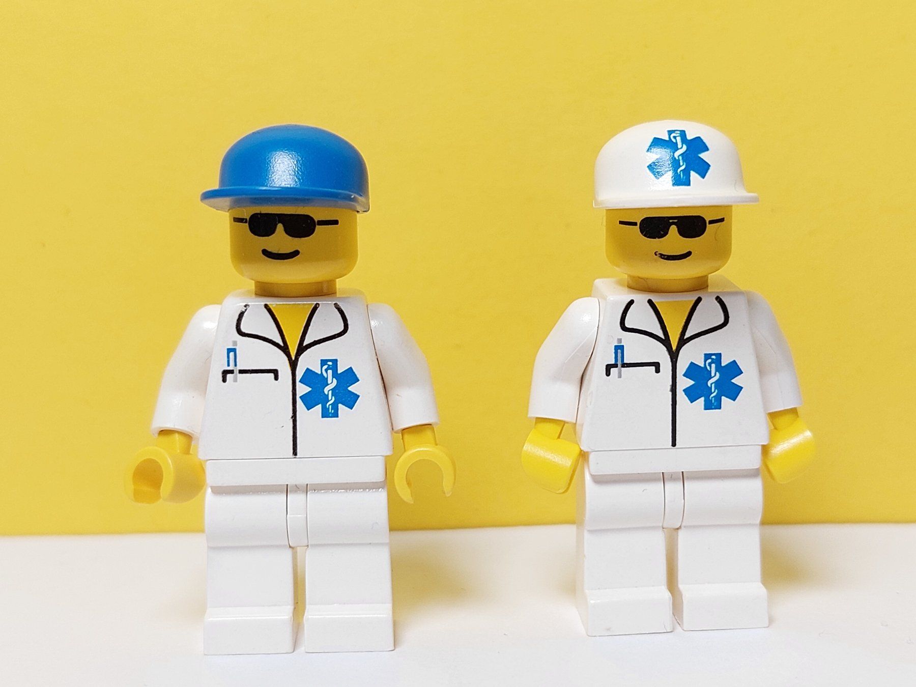 Lego Kit di costruzioni: LEGO Classic Figur Ärzte ab 1994 – Usato da St.Gallen venduto da TinasBauundSpiel