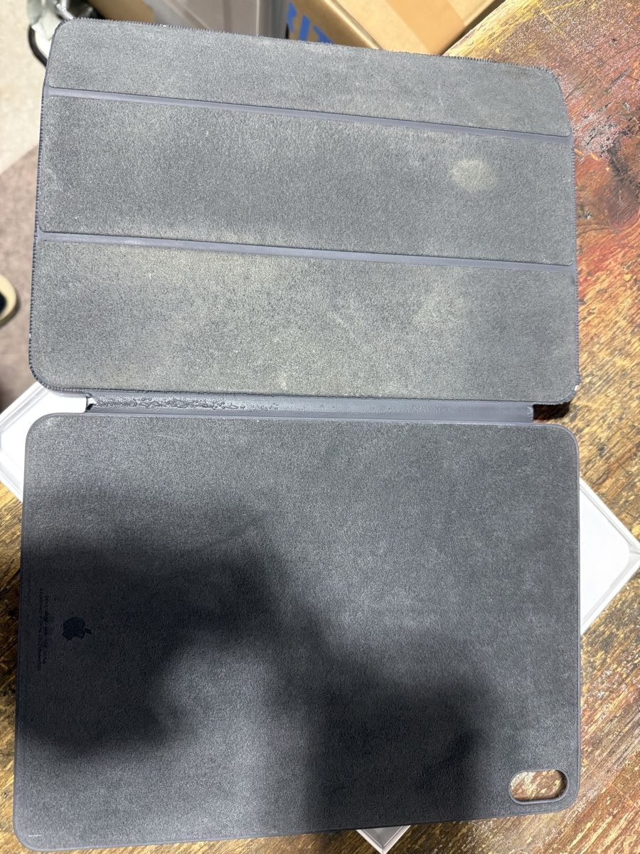 Apple Coques & Sacs: Apple iPad Pro 11 Smart Folio gebraucht – D'occasion à Rheinfelden par Fubi92 1
