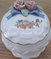 Romantische Vintage Porzellan Schmuckdose mit Rosen Dekor