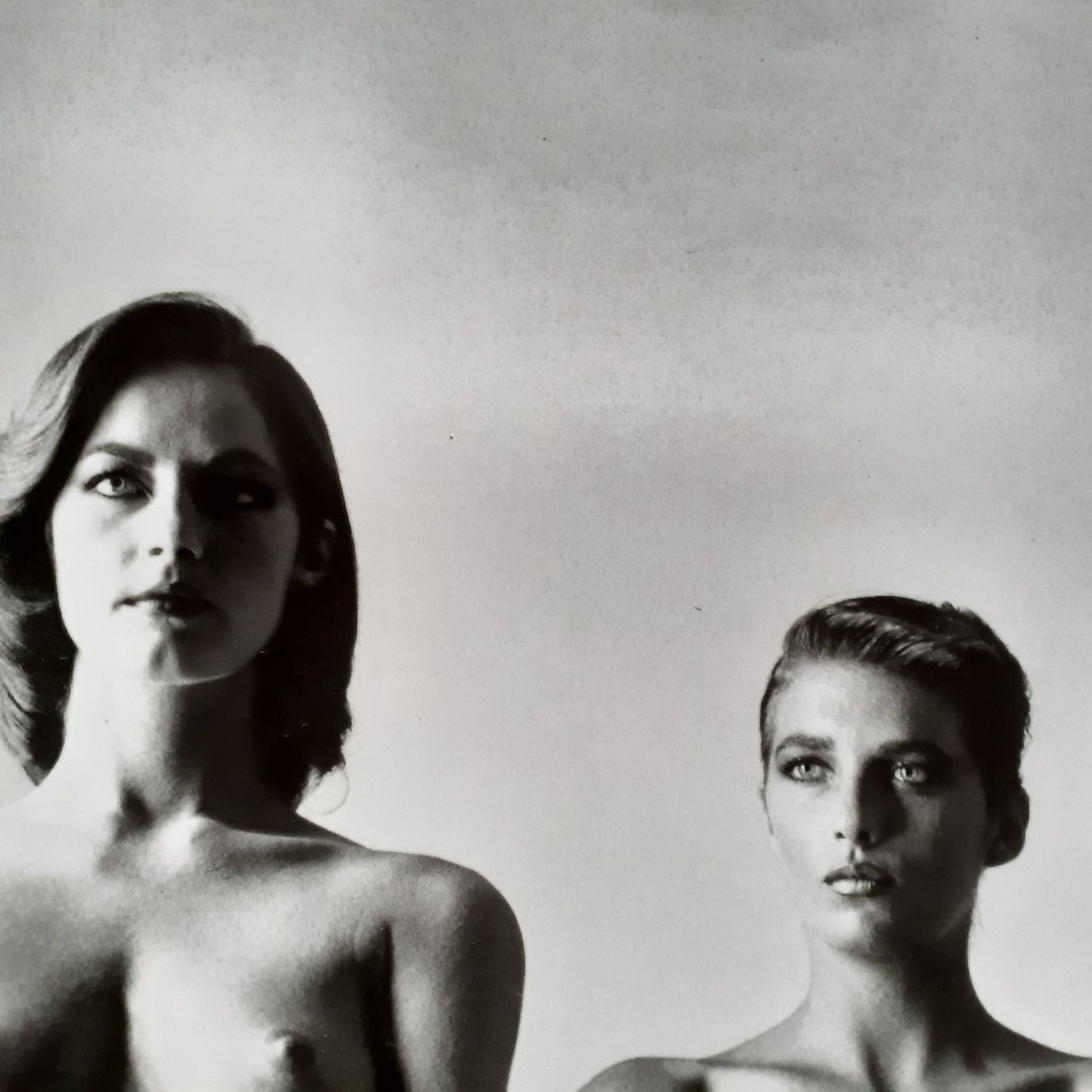 Foto & Immagini: Helmut Newton, "They are coming"  Grossformat 1994 – Usato da Basel venduto da Luge 5