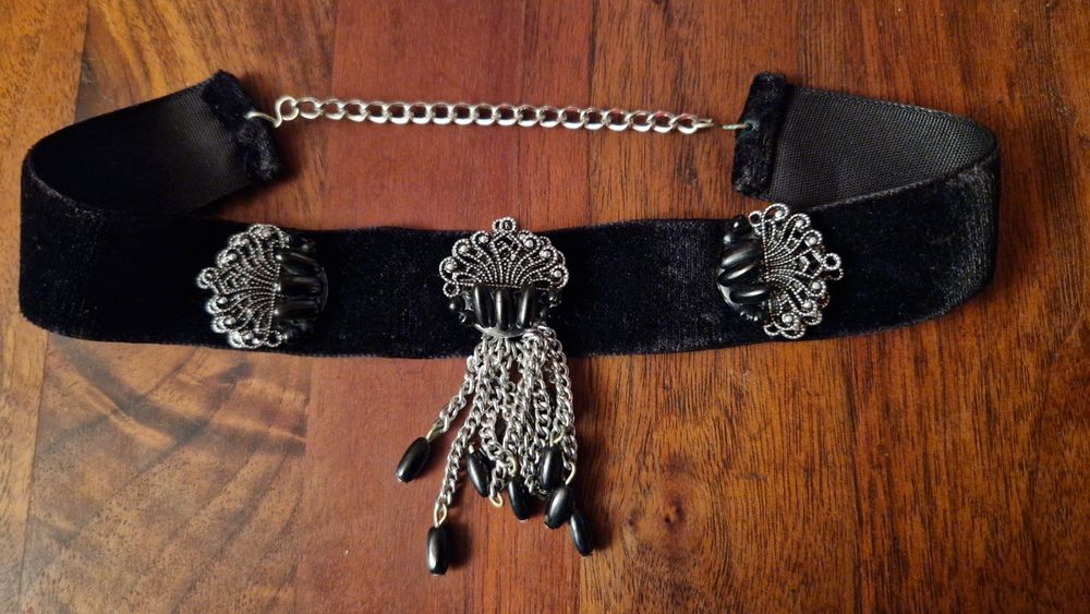 schwarzes-trachten-halsband-kaufen-auf-ricardo