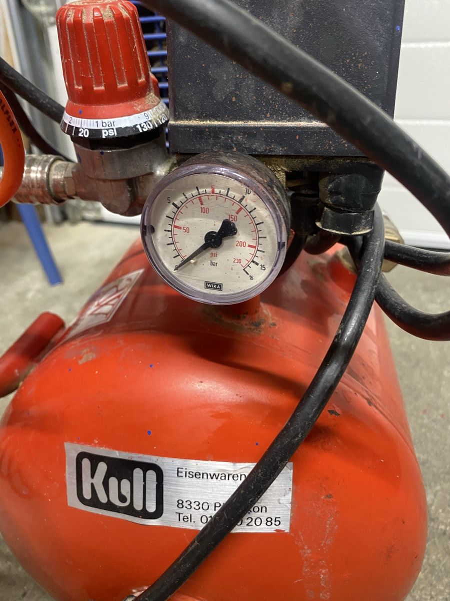 Compresseurs: Kompressor 8 bar – D'occasion à Wiesendangen par argon03 2