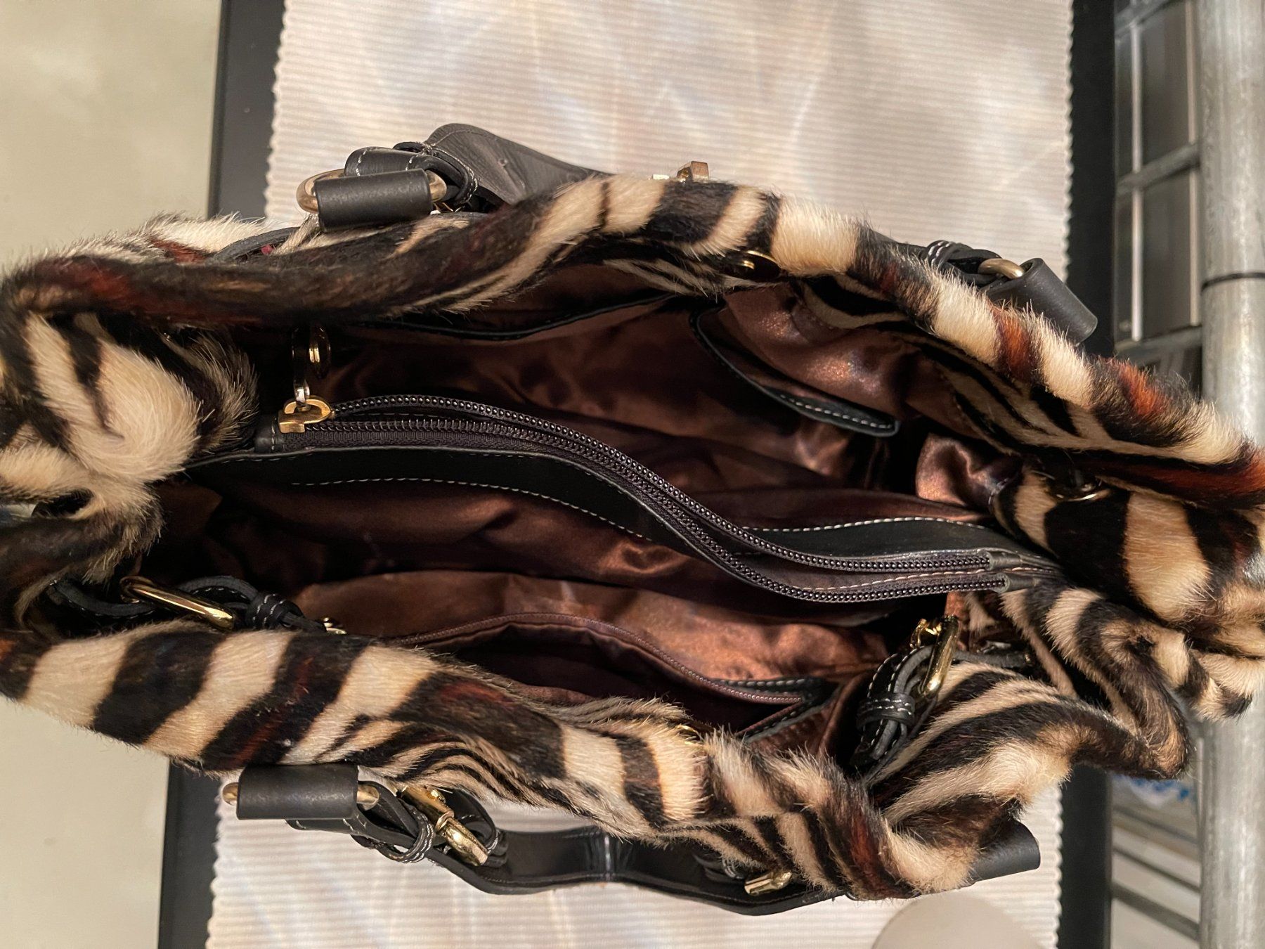 Taschen für Damen: Handtasche – Gebraucht aus Stallikon von nirakhtugarev 2