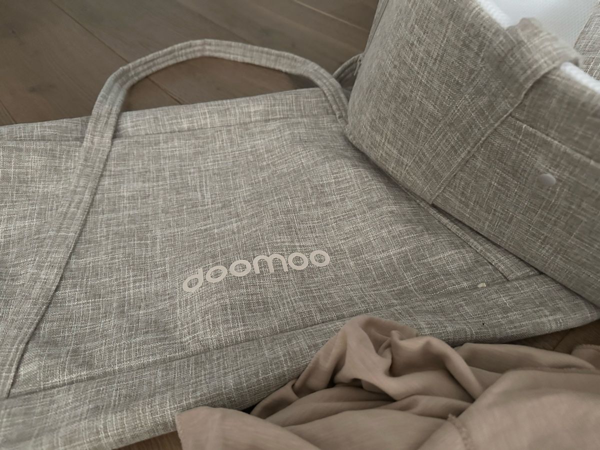 Porte-bébés ventraux & dorsaux: Doomoo Kuschelnest und Tragetuch Manduca neuwertig – D'occasion à Altendorf par Quietwater 1
