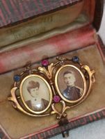 Jugendstil Brosche aus Tombak, Schmucksteine um 1900j Top