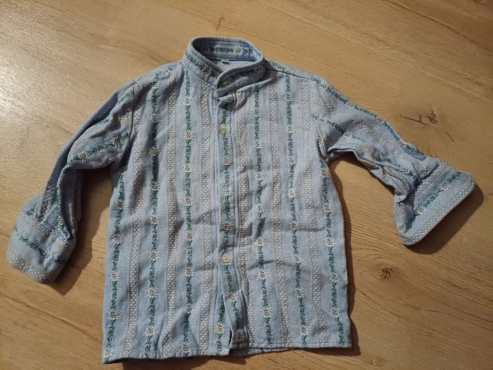 Camicie, T-shirt & Polo: Edelweisshemd – Usato da Gelterkinden venduto da Trixli8