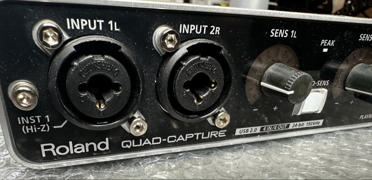 Roland Attrezzatura per studi di registrazione: Roland Quad-Capture Audio Midi Interface – Usato da Zürich venduto da deftwow 1