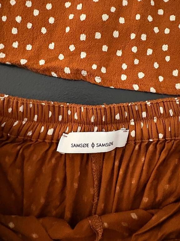 Pantaloni: Samsøe Samsøe Set Hose & Top – Usato da Chur venduto da TanusJ 1