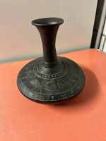 Schwarze Metallvase mit Gravuren - Antik Stil, Top!