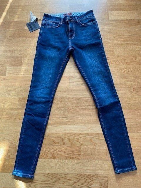 Jeans: Jeans 11degrees Gr. 38/40 NEU – Nuovo e nell'imballaggio originale da Horn venduto da Resvi