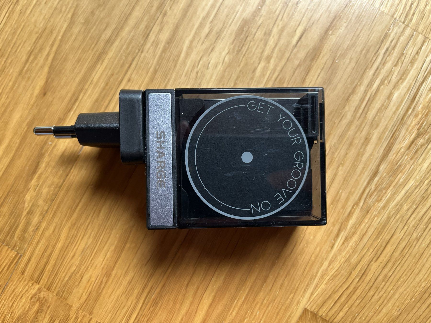 Caricabatterie: SHARGE 65W USB-C Ladegerät Retractable, schwarz – Usato da Grosshöchstetten venduto da Professio7