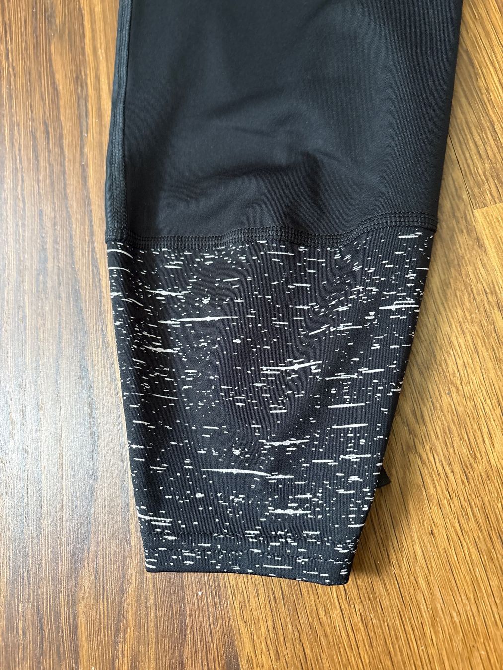 Adidas Leggings: Adidas Leggings Gr.S -  schwarz mit silber – Usato da Richterswil venduto da ZueriLake2 1