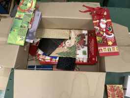 Geschenkverpackungen und Holzpuzzle Set gemischt Restposten
