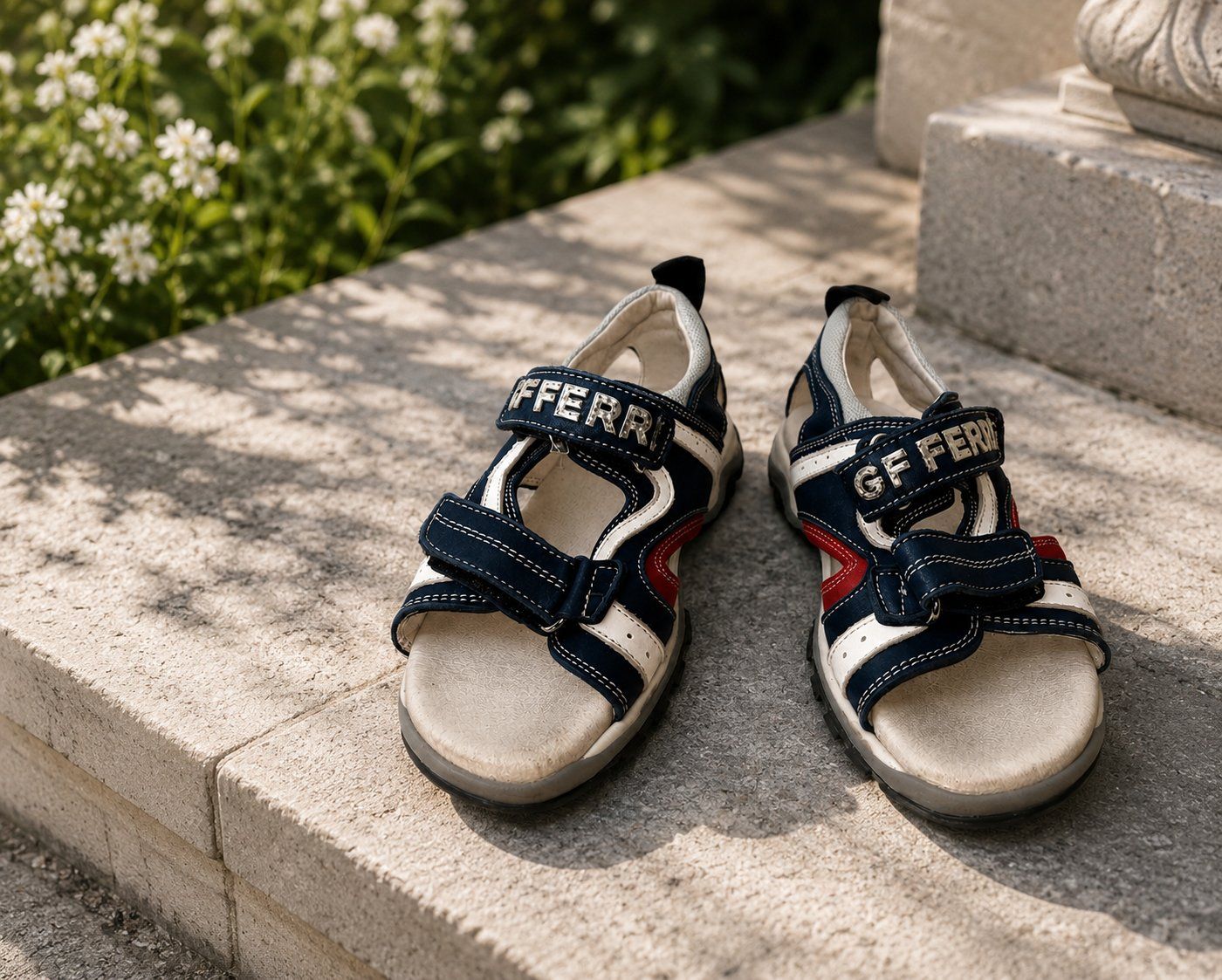 Scarpe da uomo: Gianfranco Ferré Kinder Sandalen Grösse 30 – Usato da St. Gallen venduto da Starlord77