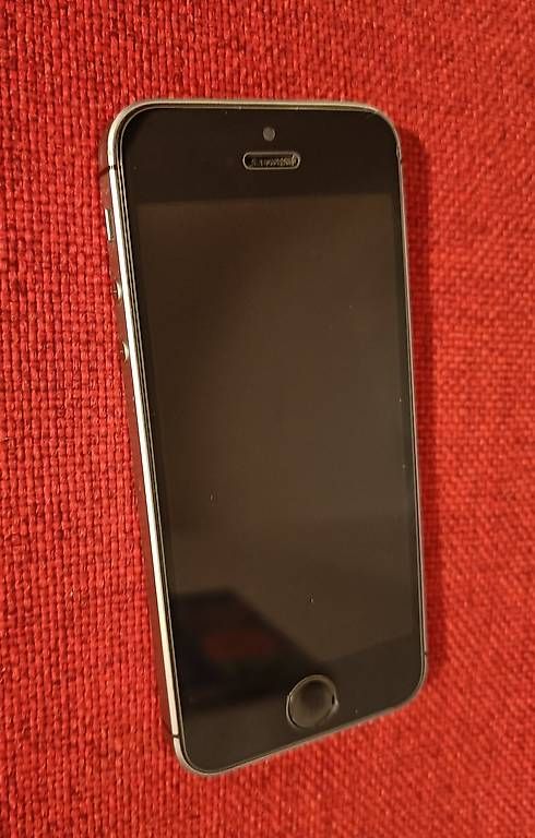 Telefoni cellulari / Smartphones: iPhone SE 64GB – Usato da Dietikon venduto da Sailsoft 2