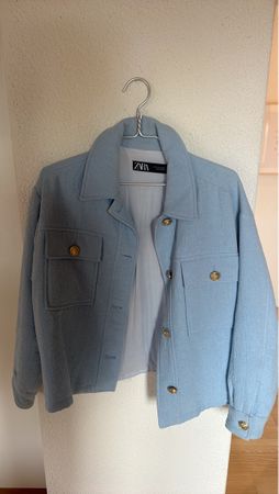 Zara Jacke hellblau mit Goldknöpfen neuwertiger Zustand