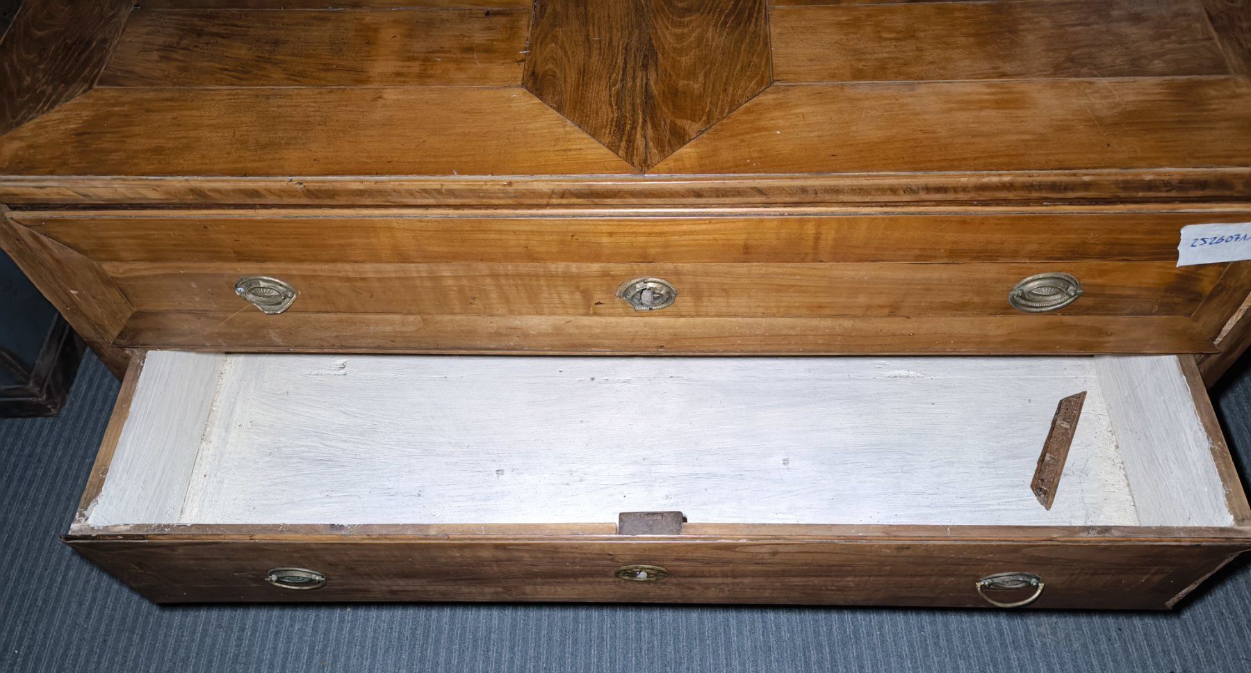 Kommoden: Spitzfußkommode ca.1790–1820 – Gebraucht aus Rorschacherberg von snOOpydOg11 3