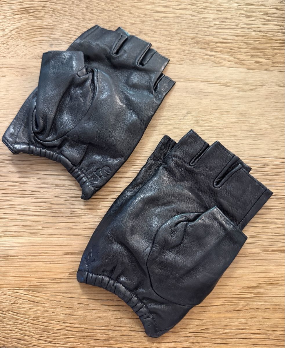 Karl Lagerfeld Guanti & manicotti: KARL LAGERFELD Leder Fingerhandschuhe mit Steinen – Nuovo (secondo la descrizione) da Bern venduto da Natacha1997 1