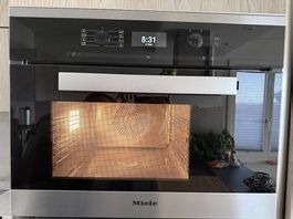 Four combiné vapeur Miele DGC 6400