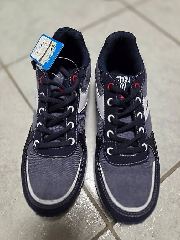 Chaussures garçon: Sneakers Grösse 37 neu – D'occasion à Goldach par ladybird75