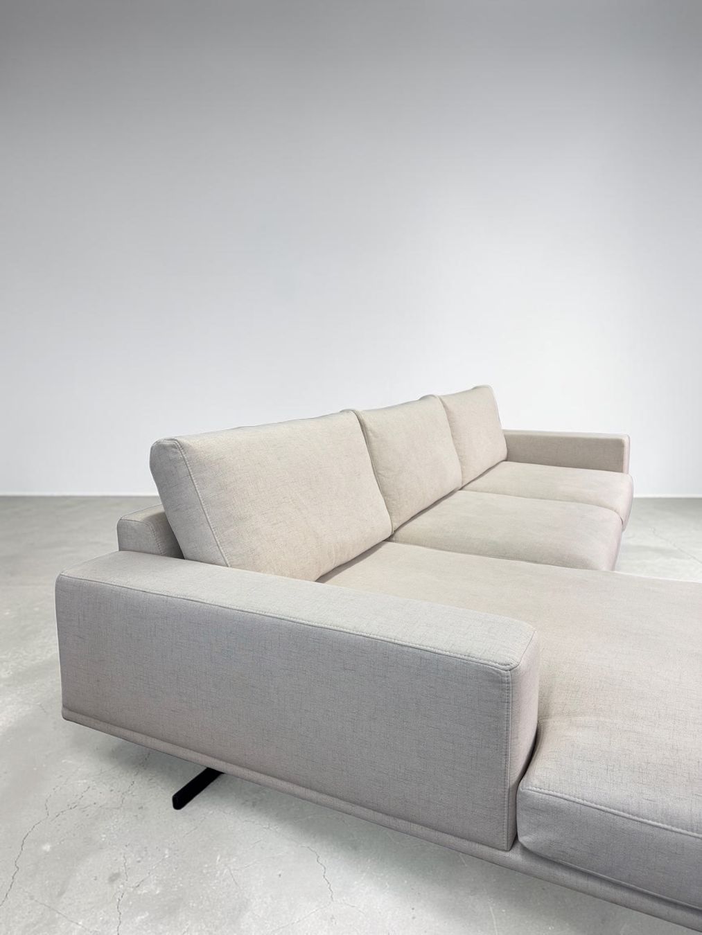 Sofas: Livique-Ecksofa, Gestell komplett aus Metall, hellgrau – D'occasion à Fehraltorf par Sofalab.swiss 5
