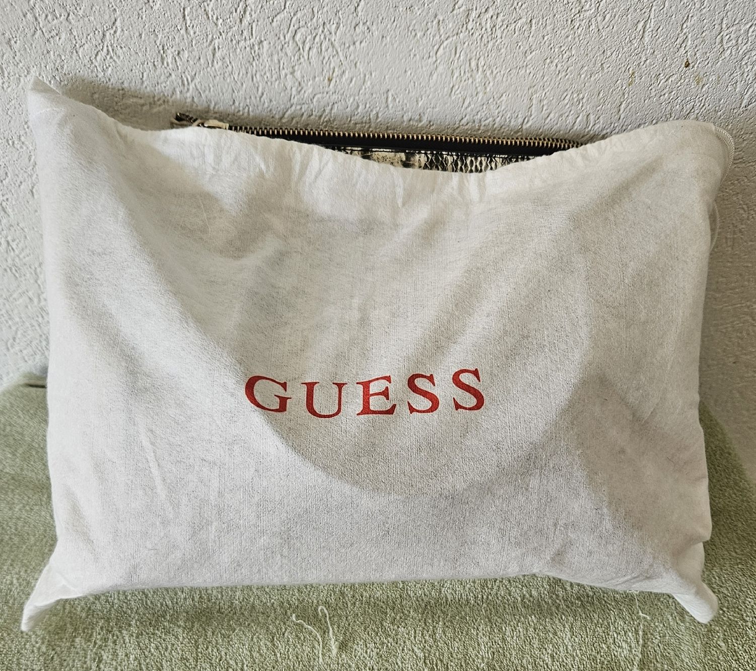 Guess Borse da donna: neue grosse GUESS-Tasche – Nuovo (secondo la descrizione) da Unterkulm venduto da Beljasch 8