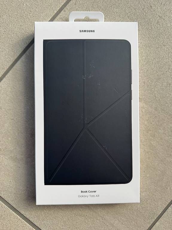 Samsung Covers & Borse: Samsung Book Cover Galaxy Tab A11 black – Nuovo e nell'imballaggio originale da Merenschwand venduto da yogi2000 1
