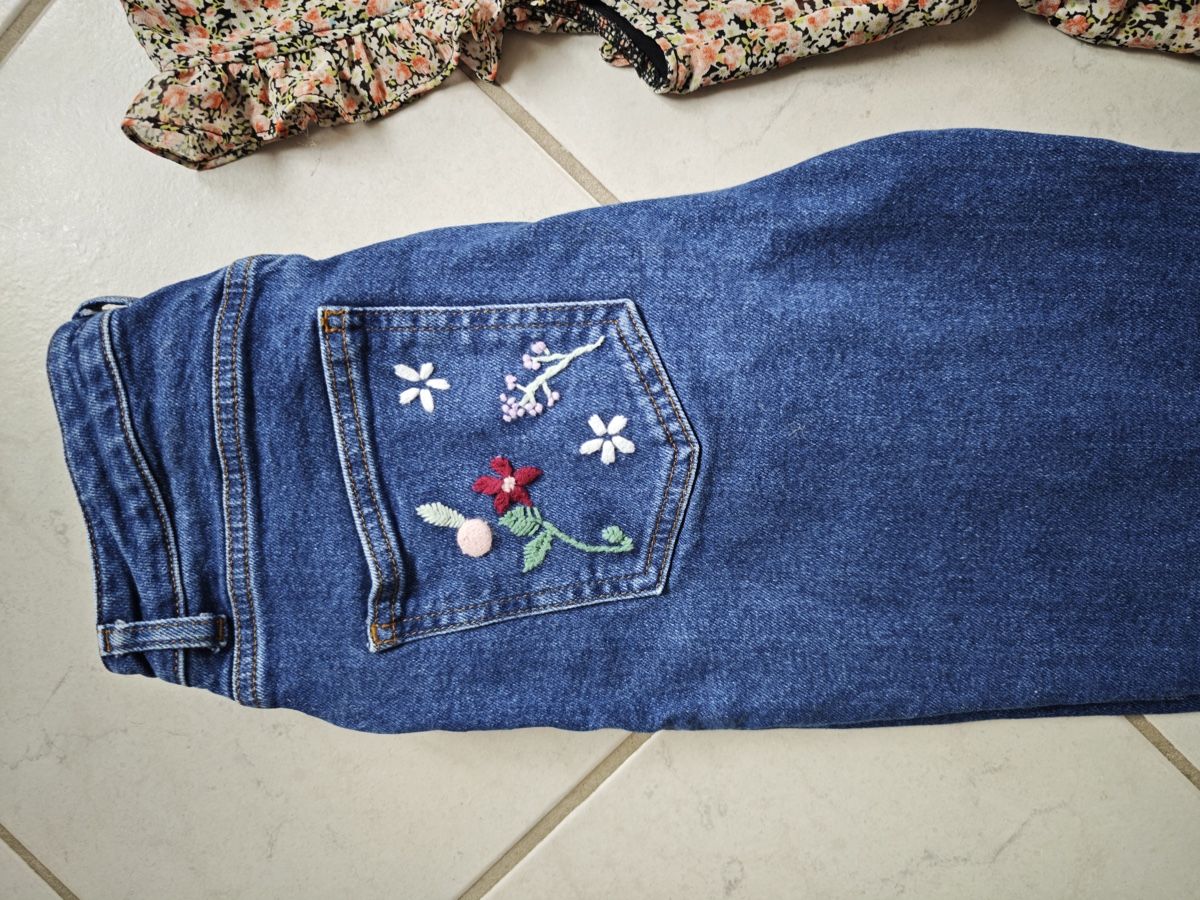 Vero Moda Kleiderpakete: Kleiderpaket Grösse S Jeans, Kleider, Bluse, Jäckli – Gebraucht aus Nuglar von nao_fr9z 1