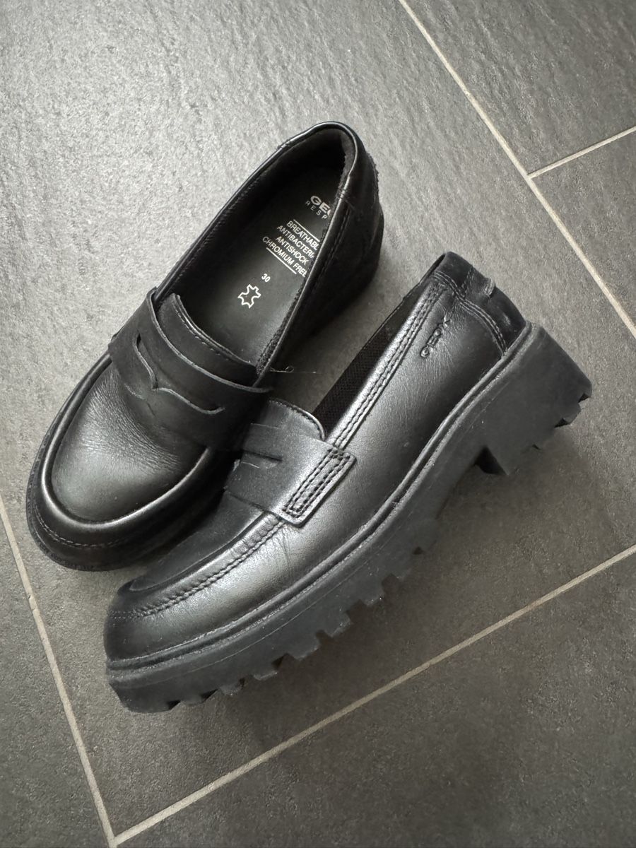 Geox Chaussures filles: Geox Mädchen-Loafer, Grösse 30 – D'occasion à Frauenfeld par kesanna 1