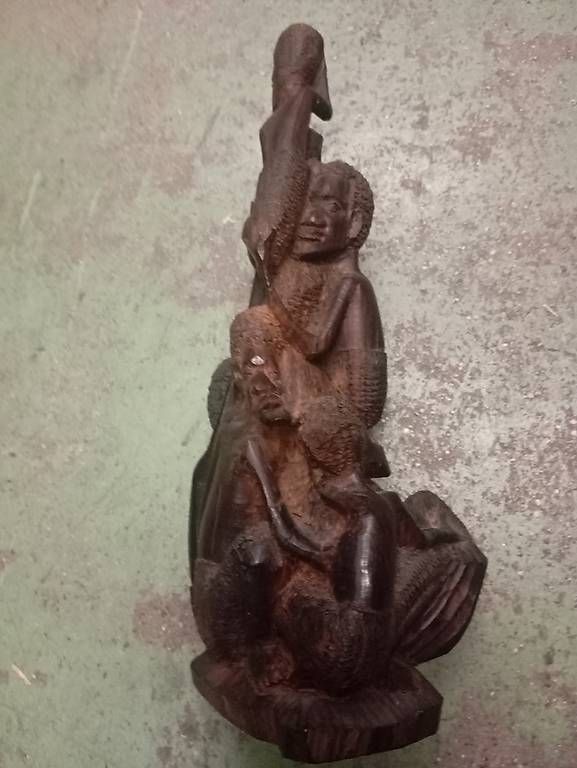 Sculture & Statue: Holzskulpur Afrika – Usato da Basel venduto da Petergunn 1