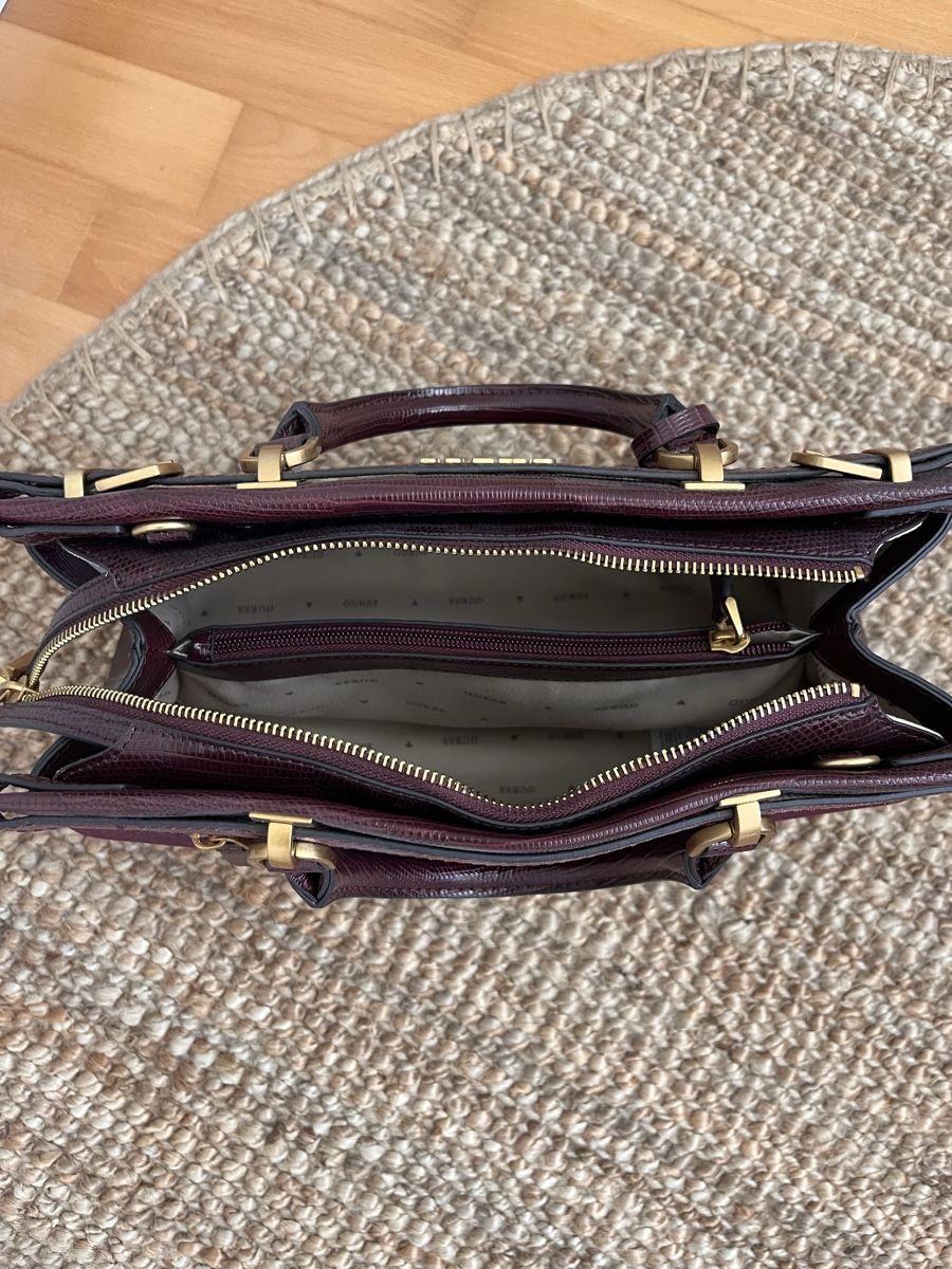 Guess Taschen für Damen: Guess Tasche Burgundy – Neu (gemäss Beschreibung) aus Neudorf von wen_9jfq 2